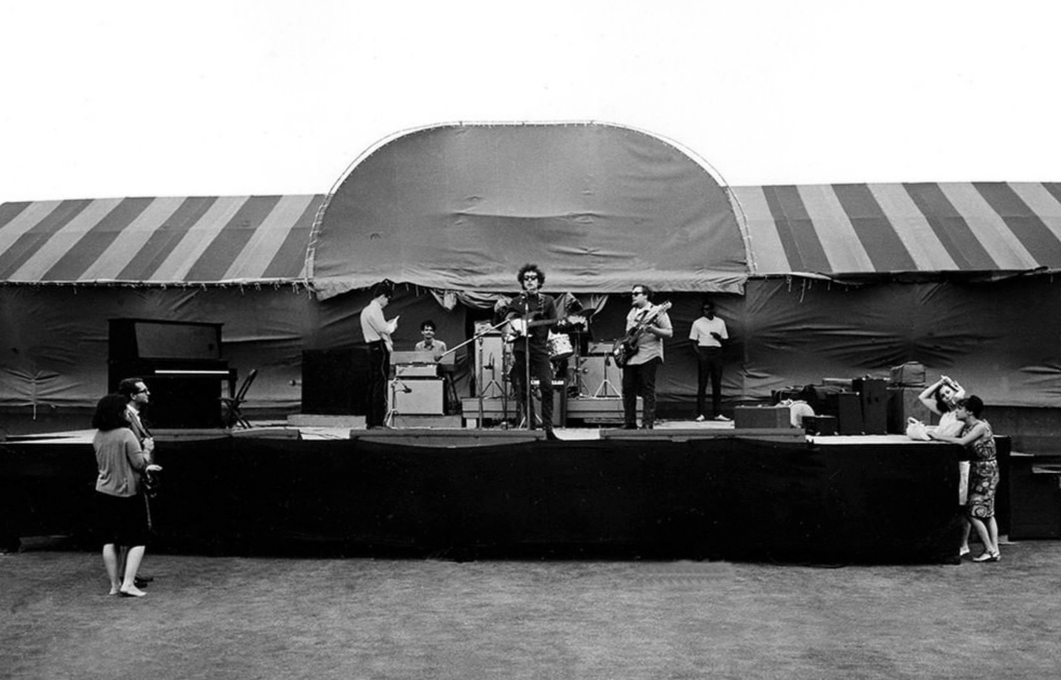 Dylan and band rehearse before Forest Hills August 1965